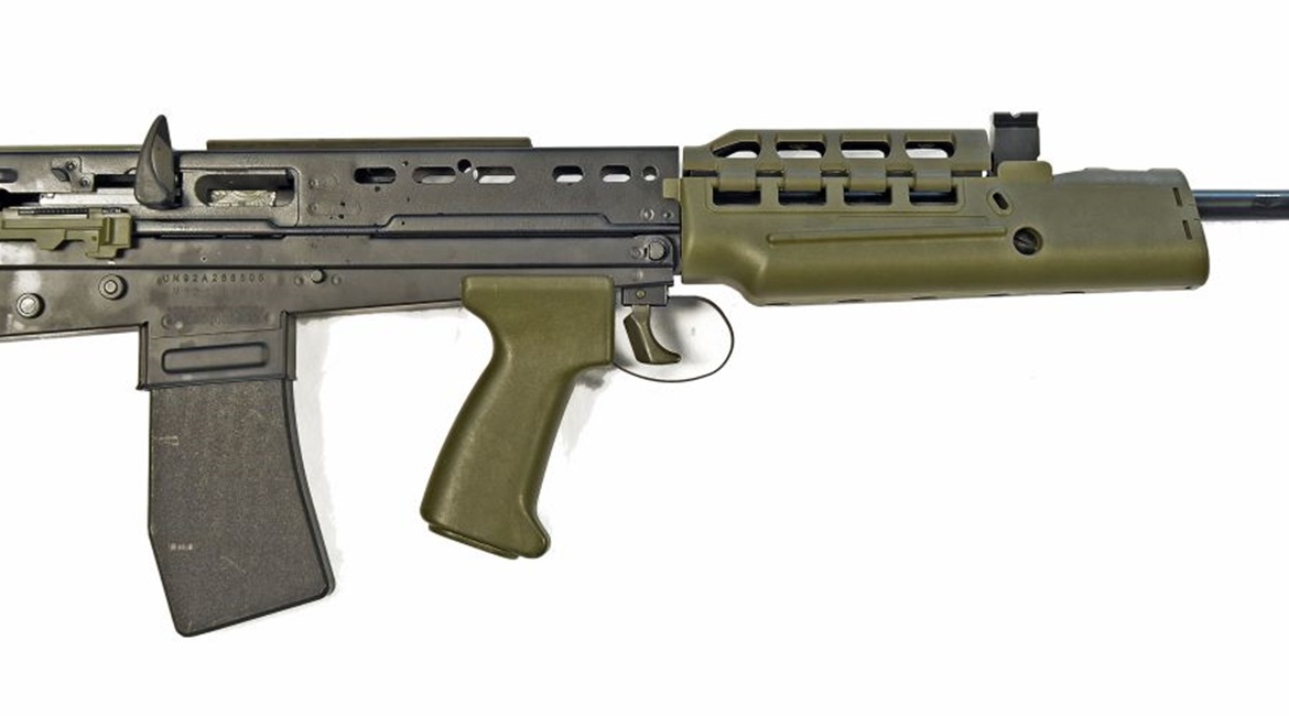 The proposed design of the SA-80 0.22 Small Bore Rifle. The rifle may be fitted with either the L9A1 SUSAT optical sight or standard issue iron sights.